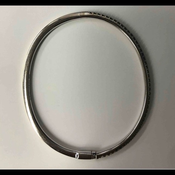 Tiffany Metro Hinged White Gold & Diamond Bangle - Picture 4 of 7